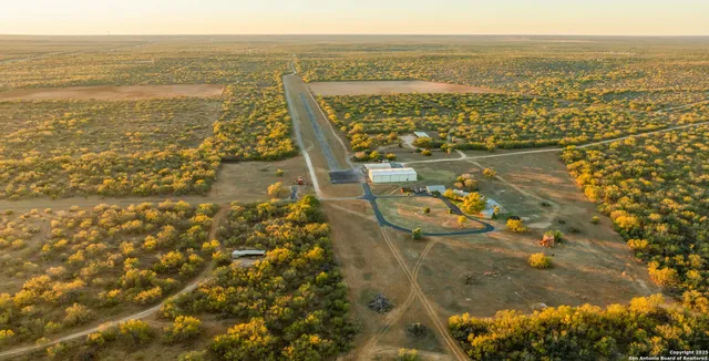 $18,995,000 | 9239 Fm 133, Cotulla, TX 78014