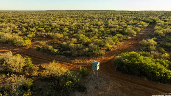 $18,995,000 | 9239 Fm 133, Cotulla, TX 78014