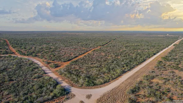 $18,995,000 | 9239 Fm 133, Cotulla, TX 78014