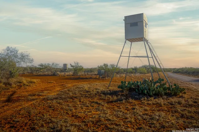 $18,995,000 | 9239 Fm 133, Cotulla, TX 78014