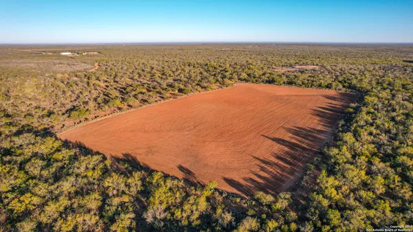$18,995,000 | 9239 Fm 133, Cotulla, TX 78014