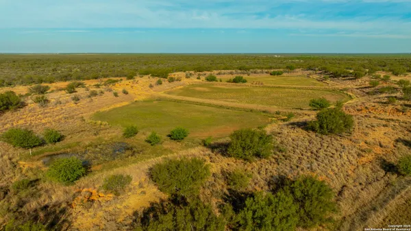 $18,995,000 | 9239 Fm 133, Cotulla, TX 78014