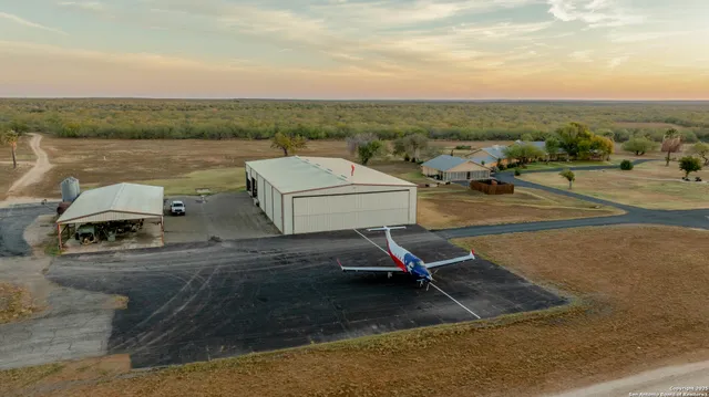 $18,995,000 | 9239 Fm 133, Cotulla, TX 78014