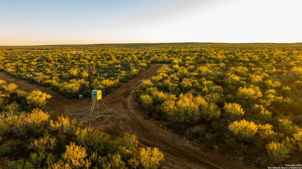 $18,995,000 | 9239 Fm 133, Cotulla, TX 78014