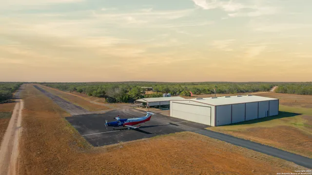 $18,995,000 | 9239 Fm 133, Cotulla, TX 78014