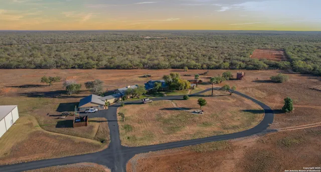 $18,995,000 | 9239 Fm 133, Cotulla, TX 78014