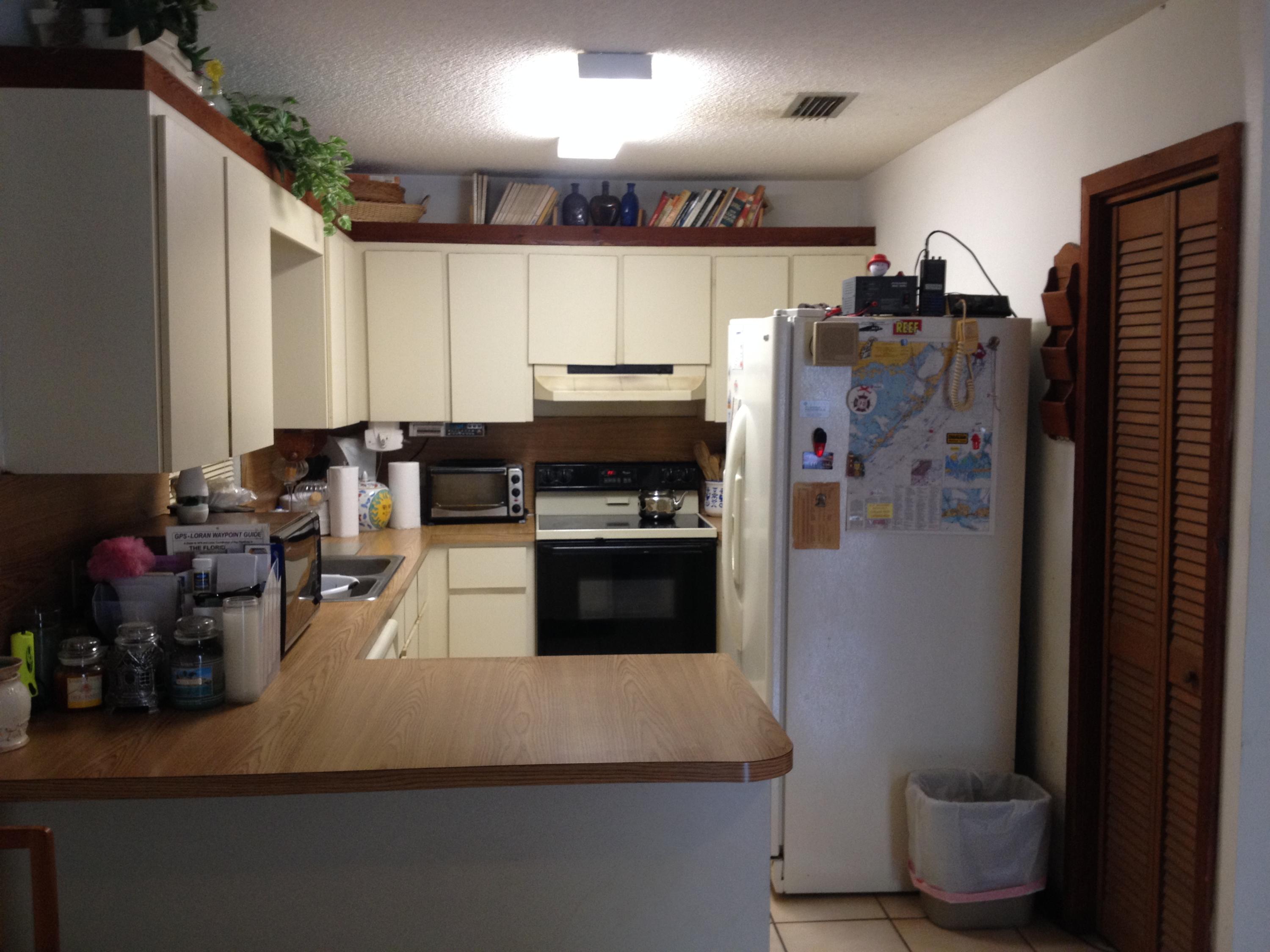 610 La Paloma Road Key Largo, FL 33037 - Photo 18 of 19 Kitchen