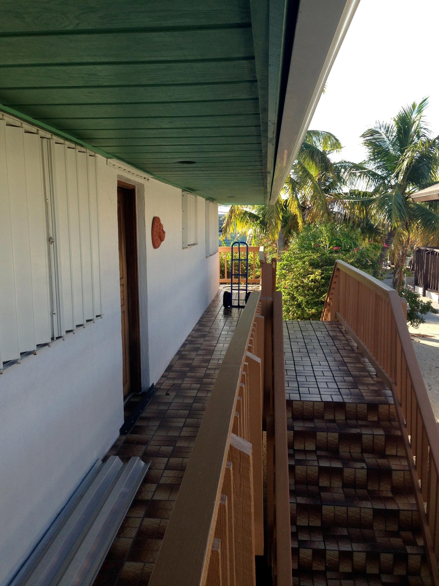 610 La Paloma Road Key Largo, FL 33037 - Photo 5 of 19 Stairs/Entry