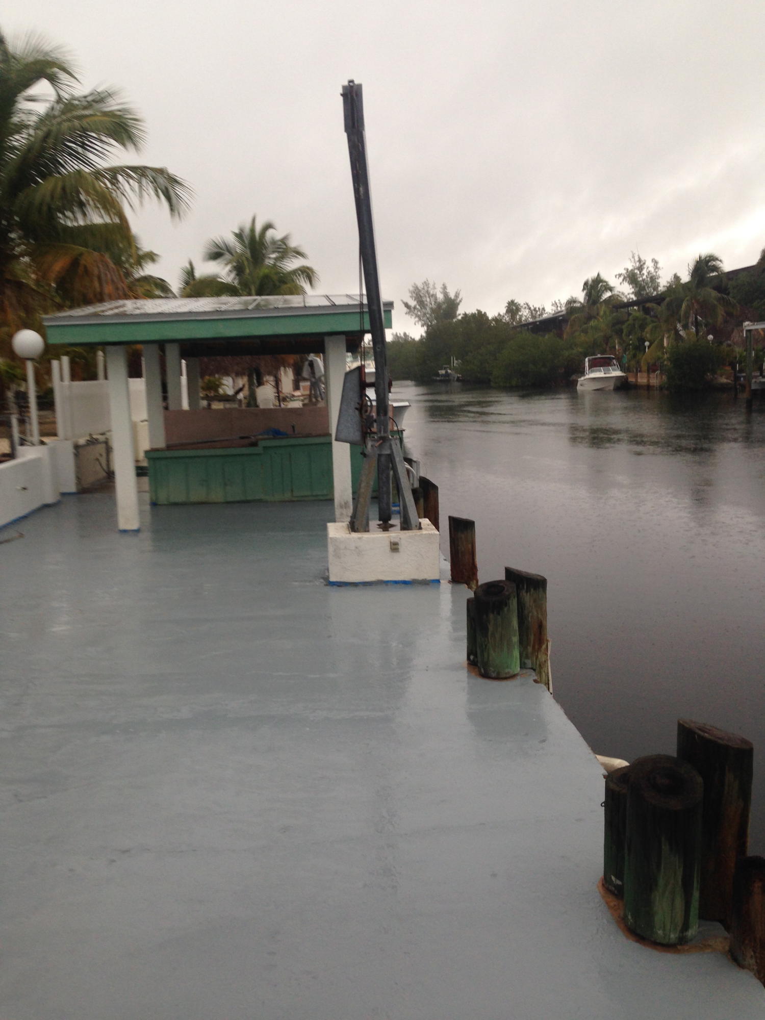 610 La Paloma Road Key Largo, FL 33037 - Photo 9 of 19 Concrete dock with cleaning station