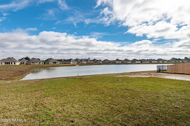 $1,950 | 300 Wakely Court, Lafayette, LA 70506