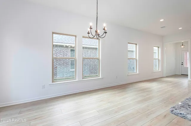 $1,950 | 300 Wakely Court, Lafayette, LA 70506