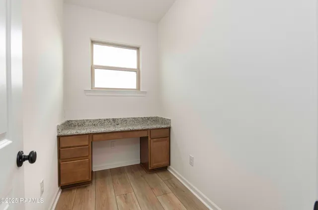 $1,950 | 300 Wakely Court, Lafayette, LA 70506