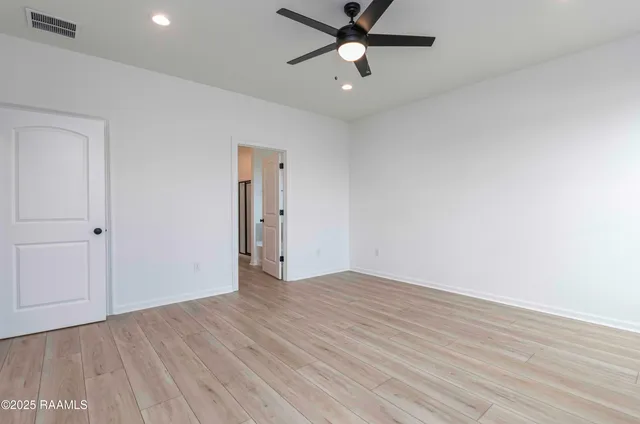 $1,950 | 300 Wakely Court, Lafayette, LA 70506