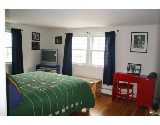 7 Pomeroy Road North Reading, MA 01864 - Photo 12 of 23 Gallery Image 12