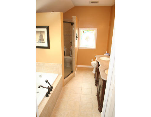 7 Pomeroy Road North Reading, MA 01864 - Photo 9 of 23 Gallery Image 9