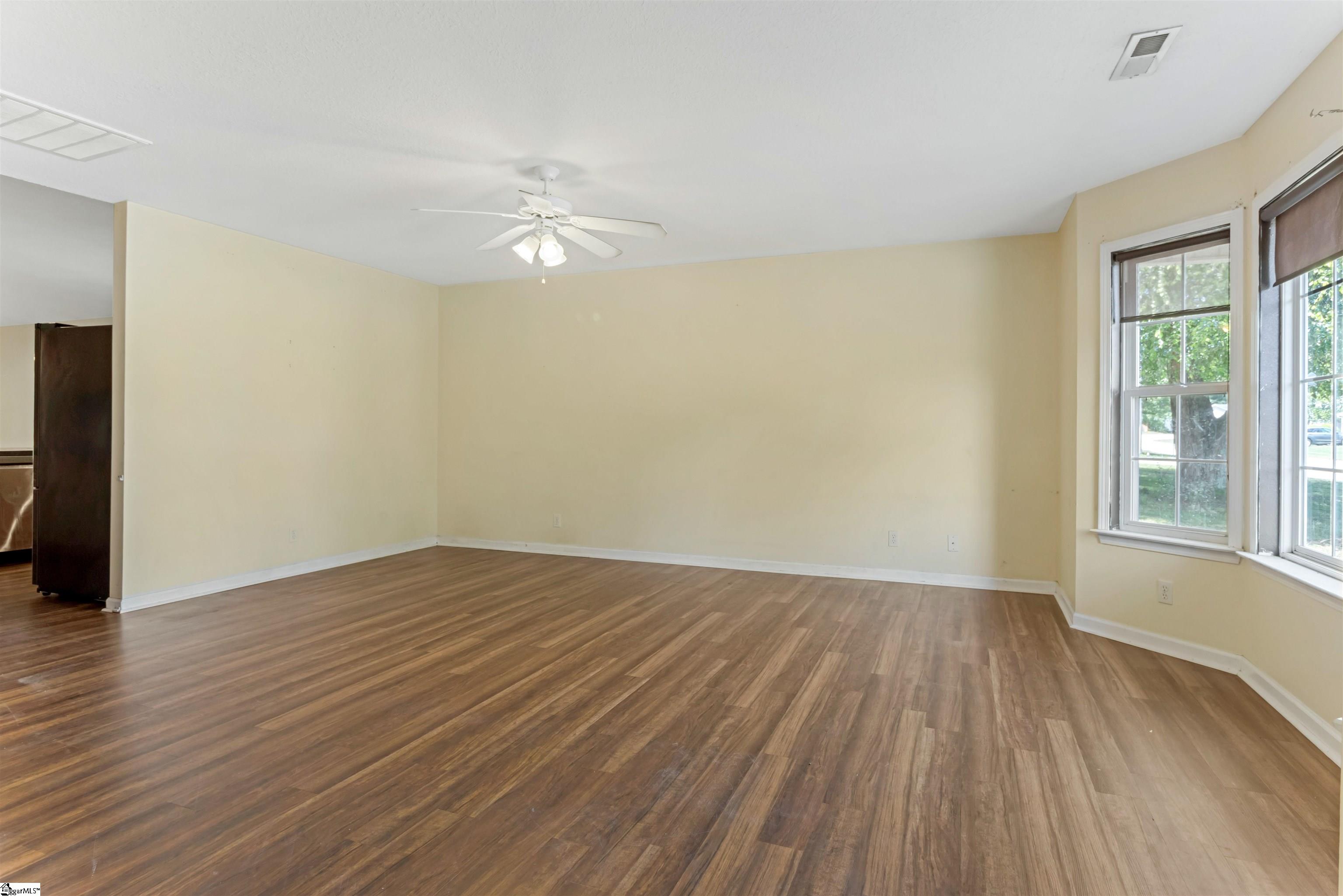 400 Panther Court Greer, SC 29651 - Photo 5 of 34