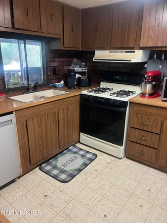 $214,999 | 1199 Manley Lane, Round Mountain, NV 89045