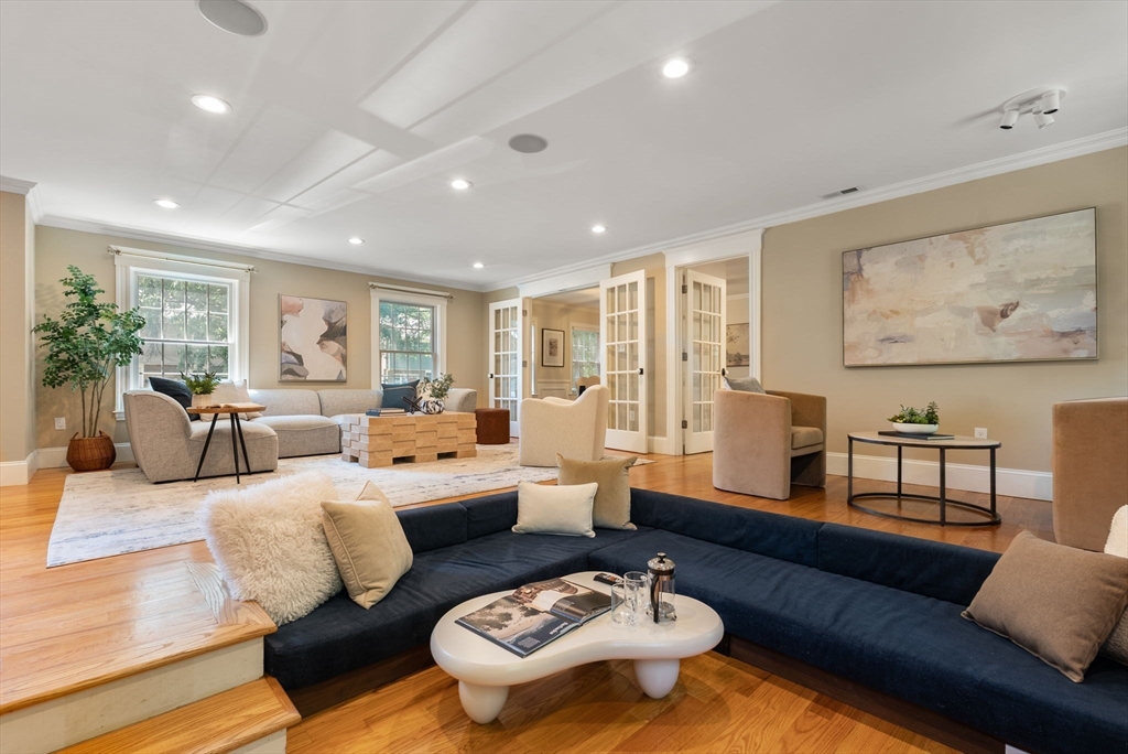 107 Rowe Street Newton, MA 02466 - Photo 8 of 30