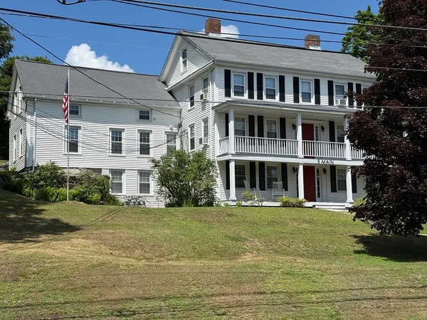 $2,600 | 5 Main Street, Unit 4, Upton, MA 01568