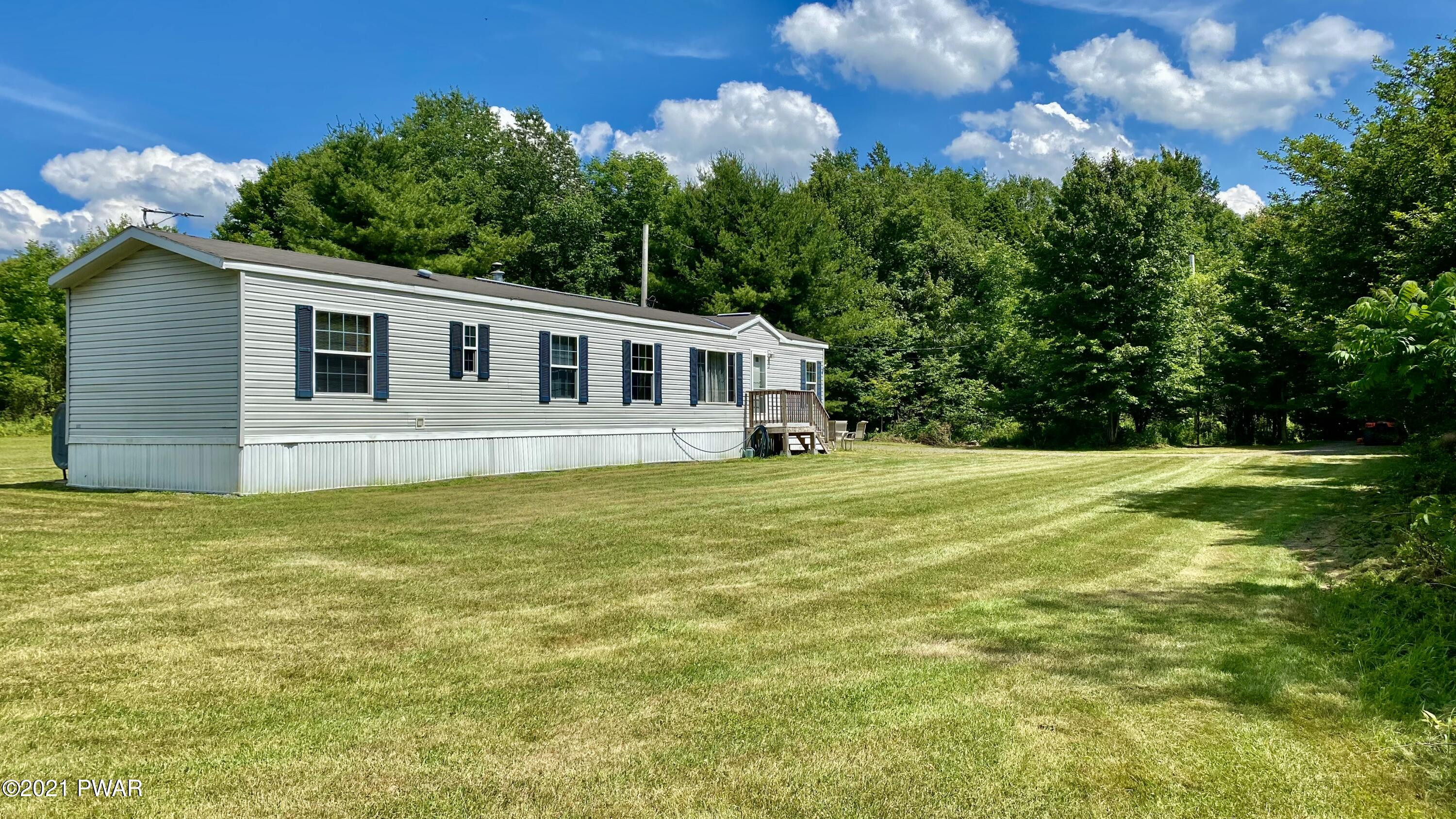 239 North Smith Road Waymart, PA 18472 - Photo 6 of 17
