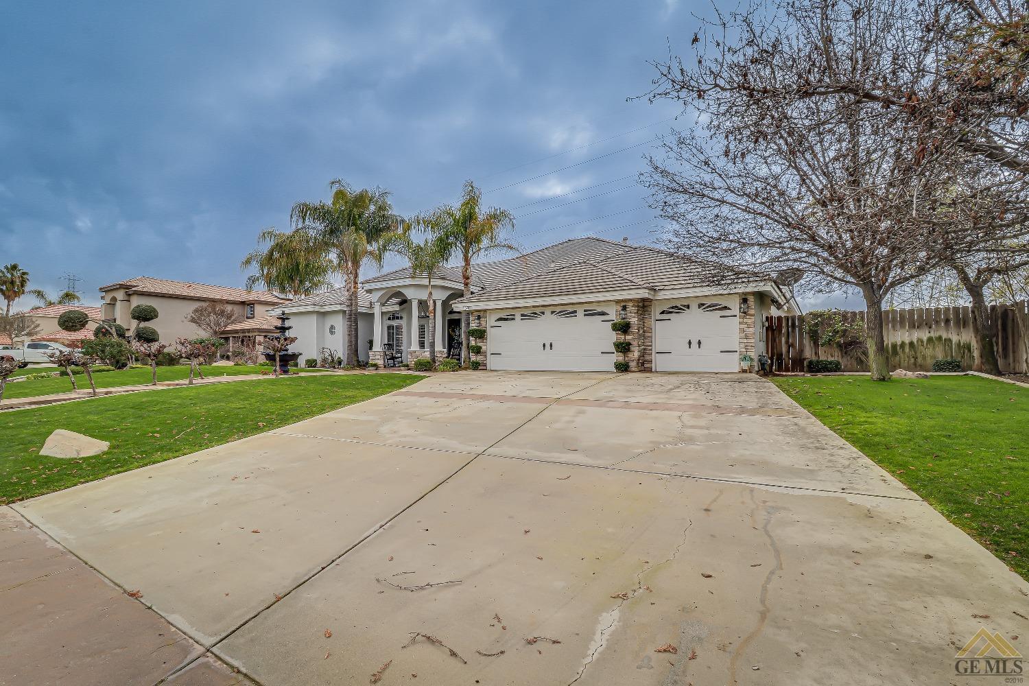 Undisclosed Address Bakersfield, CA 93314 - Photo 2 of 30 a view of house with garden