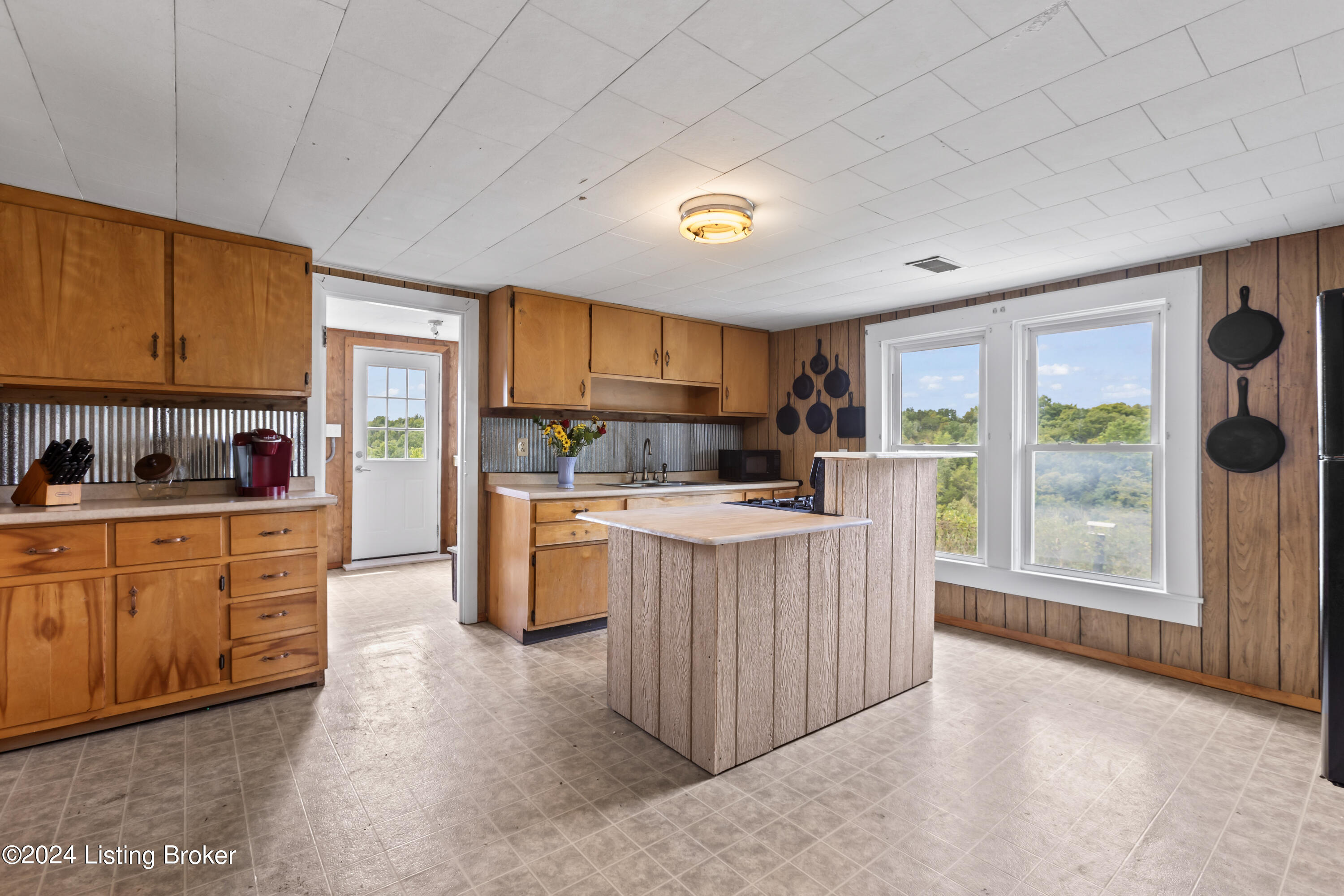 1036 Sea Ridge Road Lawrenceburg, KY 40342 - Photo 10 of 35 Kitchen