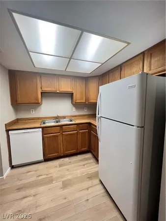$1,000 | 3771 Shirebrook Drive, Unit 88, Las Vegas, NV 89115