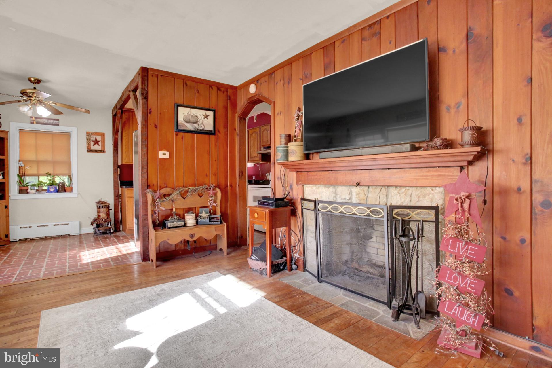 4701 Oley Turnpike Road Reading, PA 19606 - Photo 4 of 38