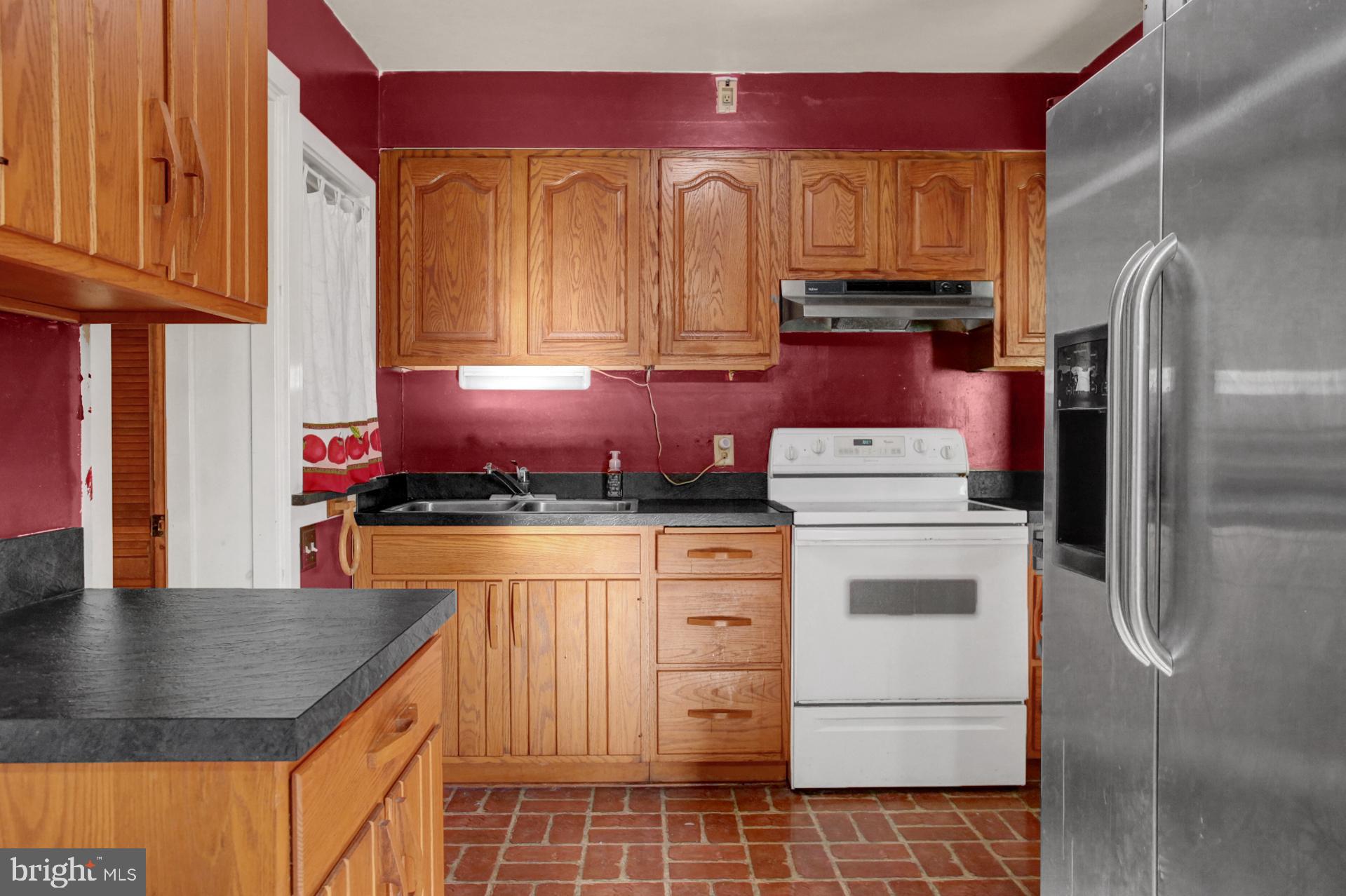 4701 Oley Turnpike Road Reading, PA 19606 - Photo 9 of 38