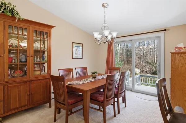 $630,000 | 11 Wendy Lane, South Kingstown, RI 02879