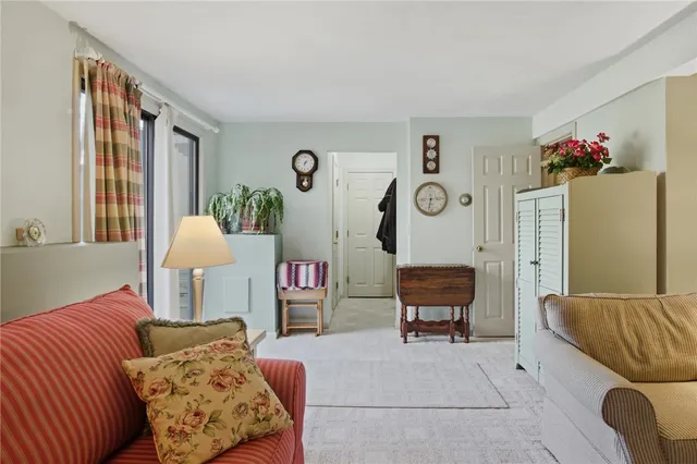 $650,000 | 11 Wendy Lane, South Kingstown, RI 02879