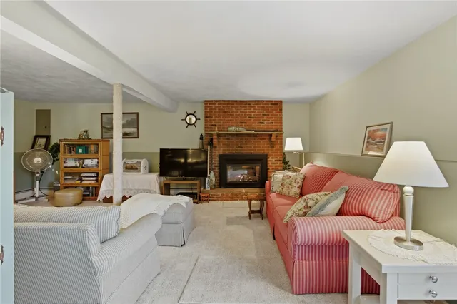 $650,000 | 11 Wendy Lane, South Kingstown, RI 02879