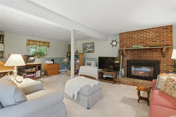 $630,000 | 11 Wendy Lane, South Kingstown, RI 02879