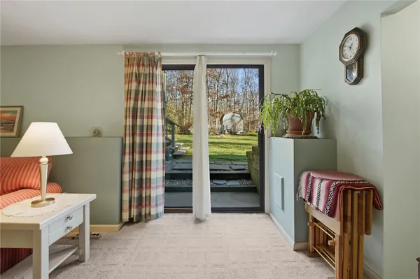 $630,000 | 11 Wendy Lane, South Kingstown, RI 02879