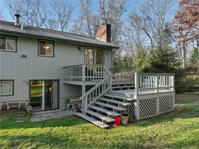 $650,000 | 11 Wendy Lane, South Kingstown, RI 02879