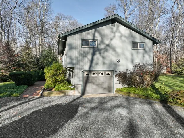 $650,000 | 11 Wendy Lane, South Kingstown, RI 02879