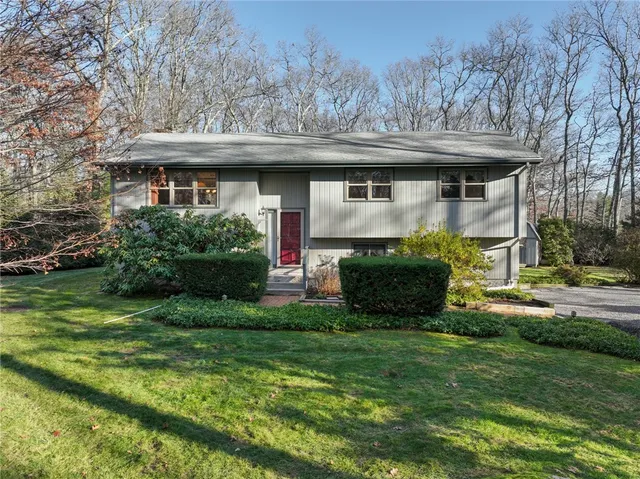 $650,000 | 11 Wendy Lane, South Kingstown, RI 02879