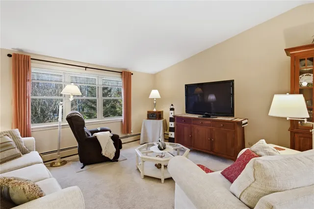 $650,000 | 11 Wendy Lane, South Kingstown, RI 02879