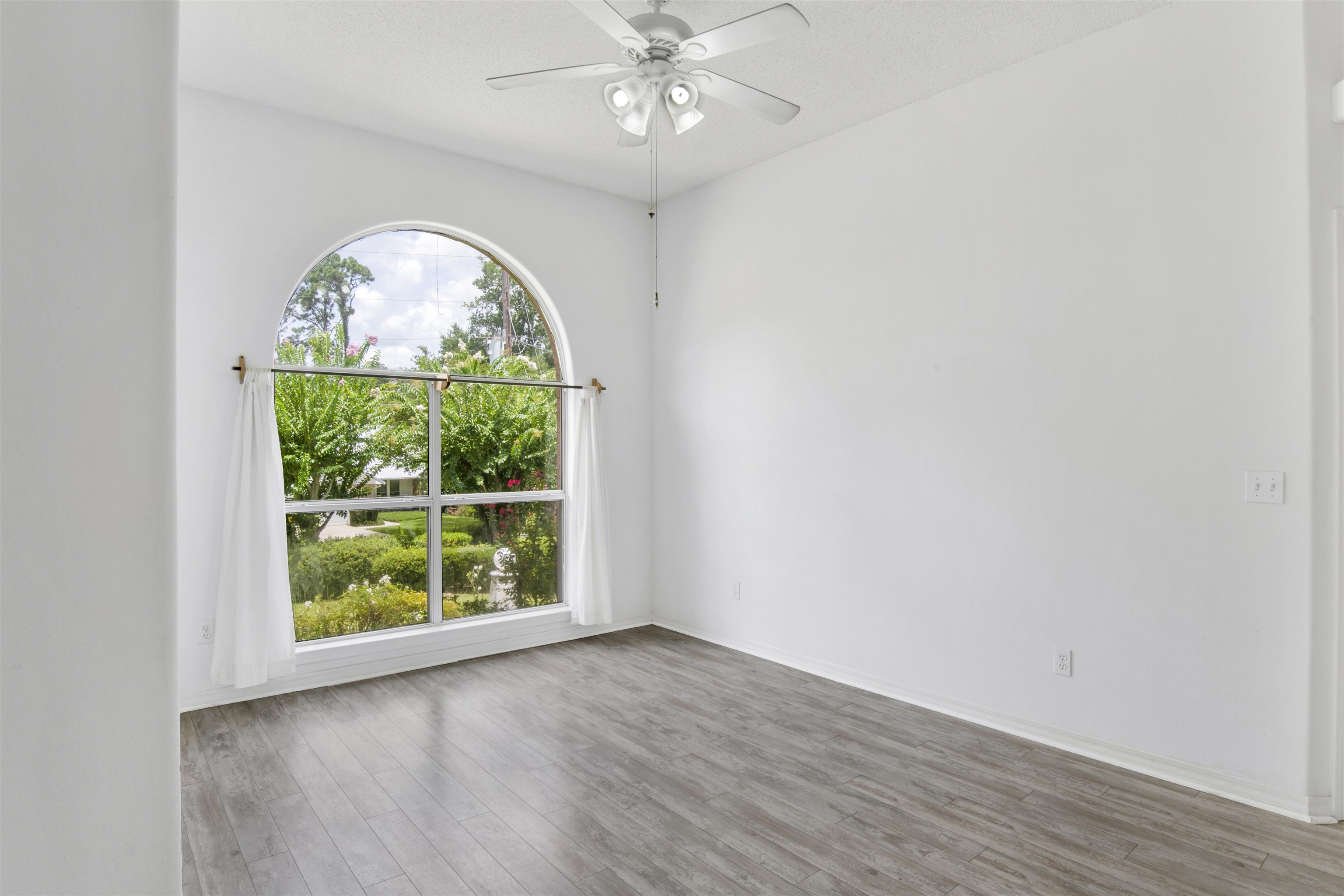 2572 Manuel Drive Lillian, AL 36549 - Photo 6 of 40 Dining Room