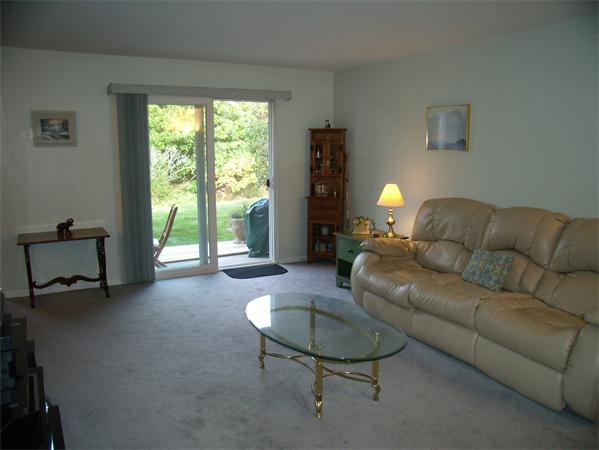 19 Beal's Cove Road, Unit B Hingham, MA 02043 - Photo 5 of 10 Gallery Image 5