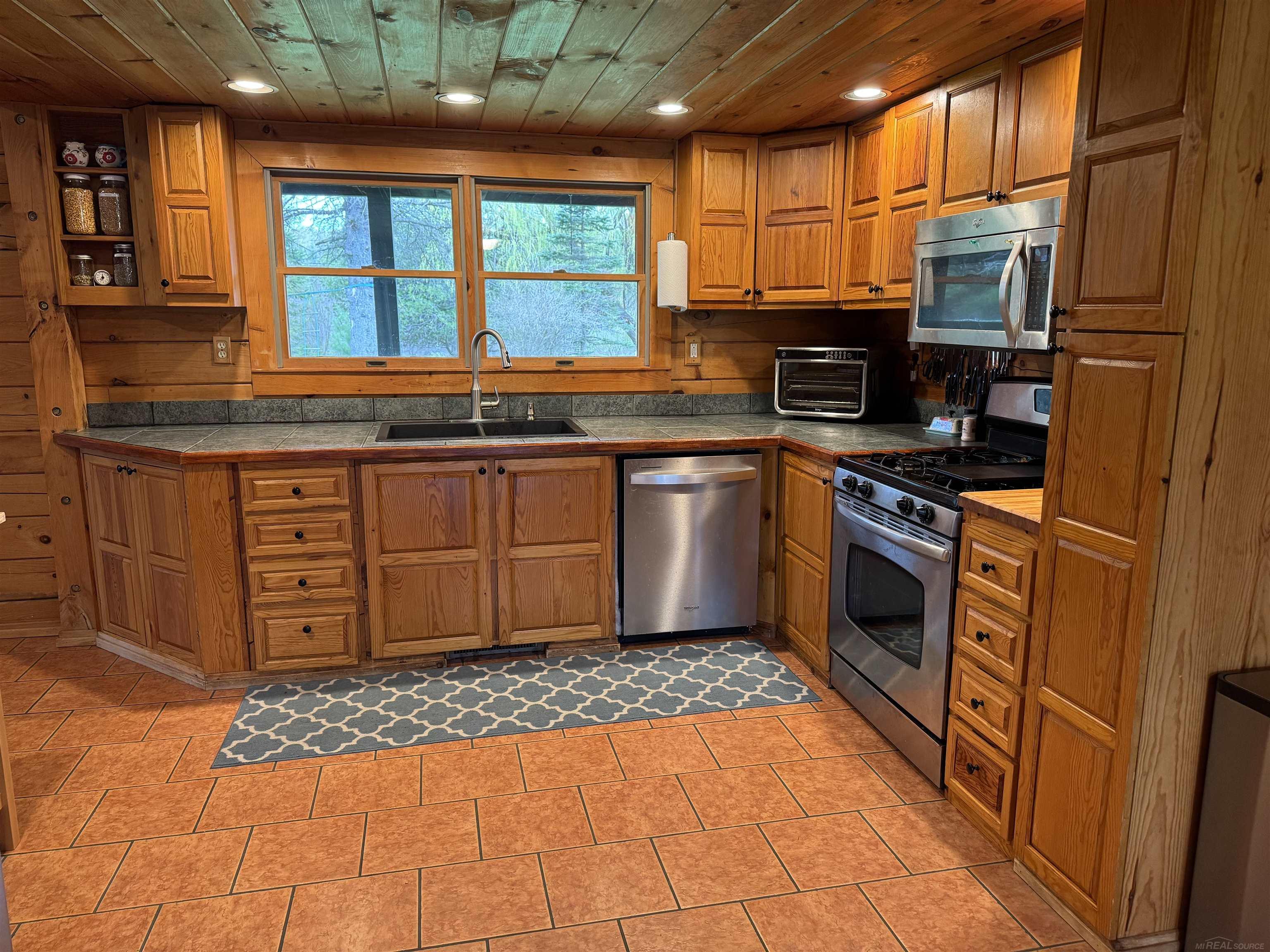 11581 Billman Road Roscommon, MI 48653 - Photo 3 of 38