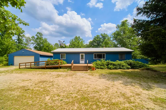 $189,900 | 925 South High Bridge Road, Wellston, MI 49689