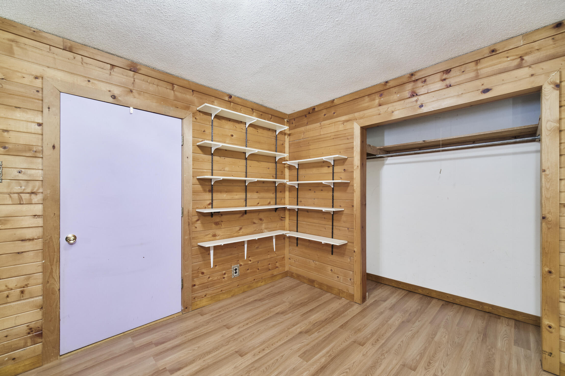 925 South High Bridge Road Wellston, MI 49689 - Photo 23 of 55 Primary bedroom