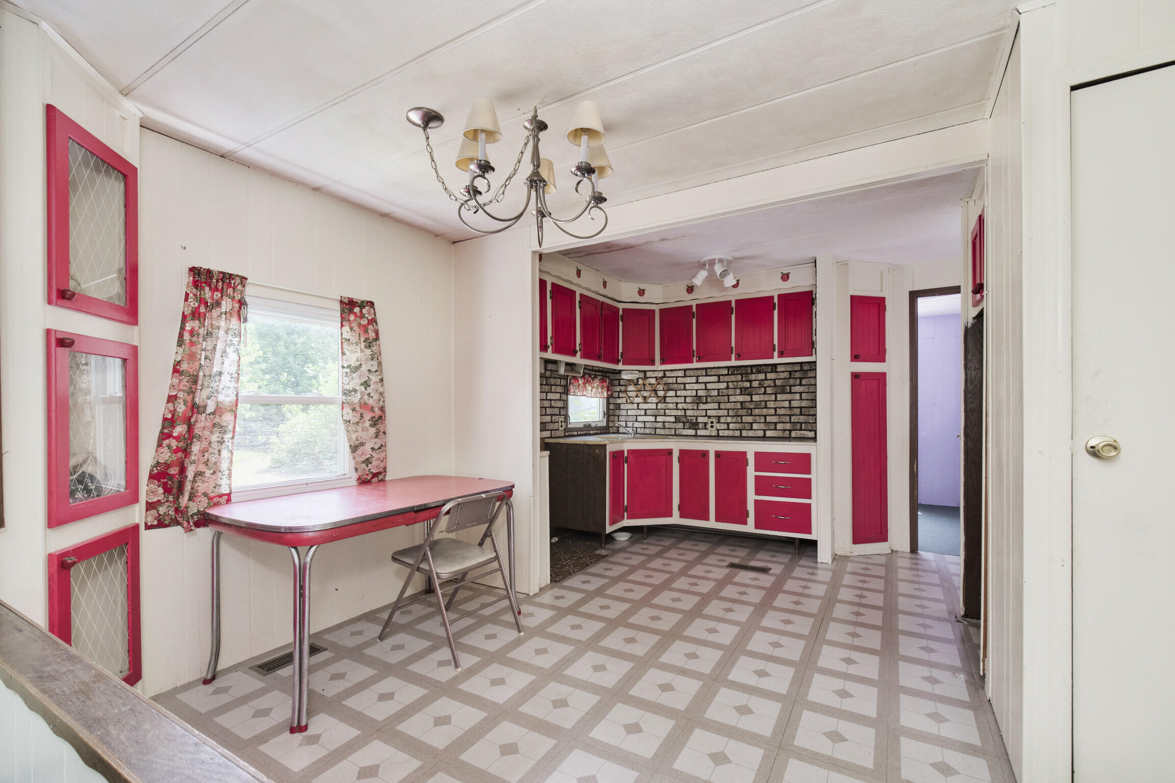 925 South High Bridge Road Wellston, MI 49689 - Photo 37 of 55 Dining area