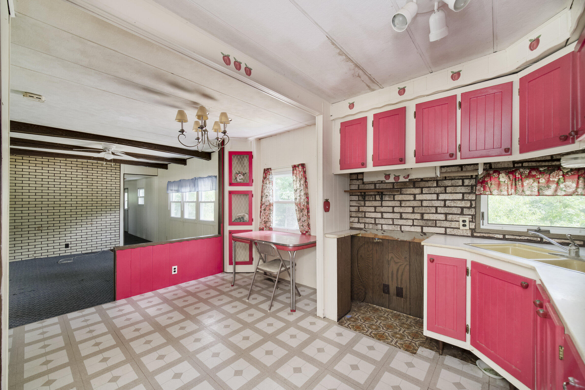 925 South High Bridge Road Wellston, MI 49689 - Photo 38 of 55 Dining area