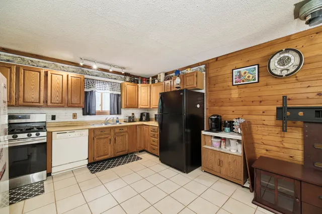 $189,900 | 925 South High Bridge Road, Wellston, MI 49689