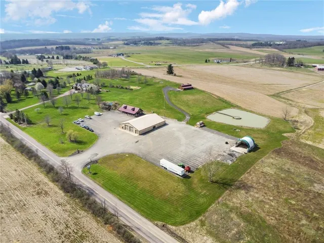 $650,000 | 208 West Mud Pike, Rockwood, PA 15557