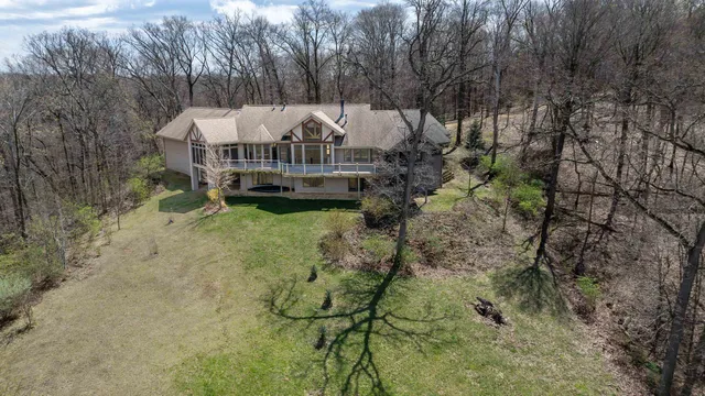 $799,000 | 8616 Fisher Road, Hanover, IL 61041