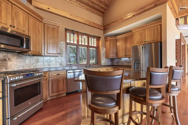 $799,000 | 8616 Fisher Road, Hanover, IL 61041