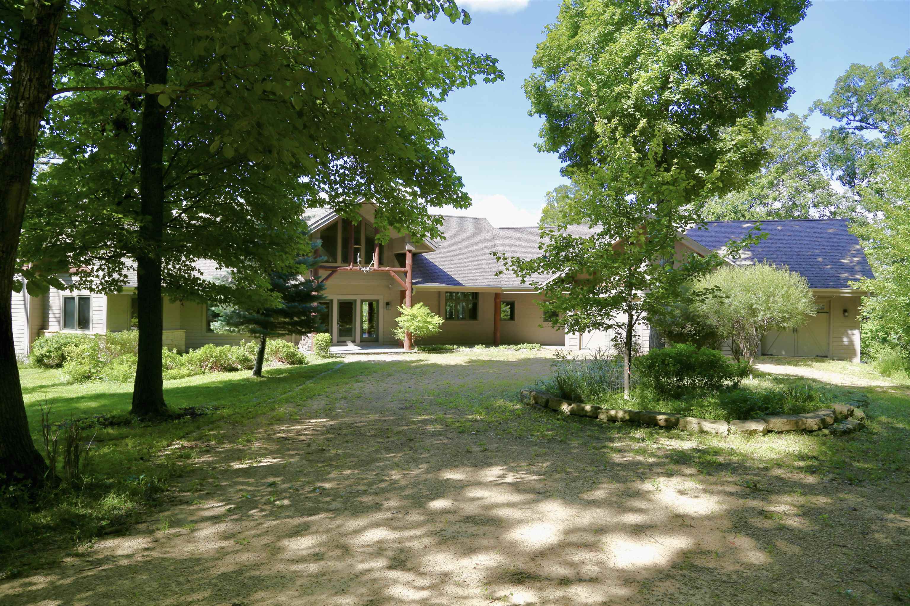 8616 Fisher Road Hanover, IL 61041 - Photo 4 of 74 a view of a house with a yard